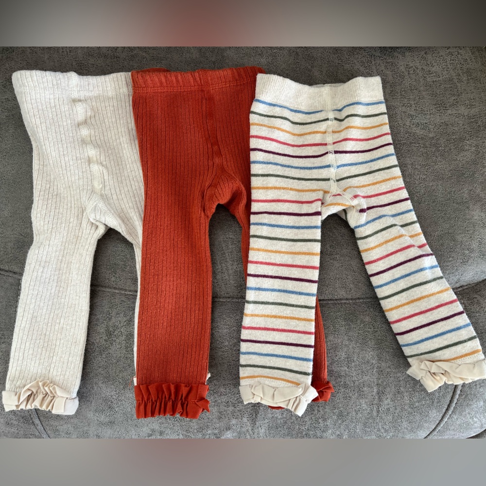 Ruffle Butts Cream and Gray Baby Leggings